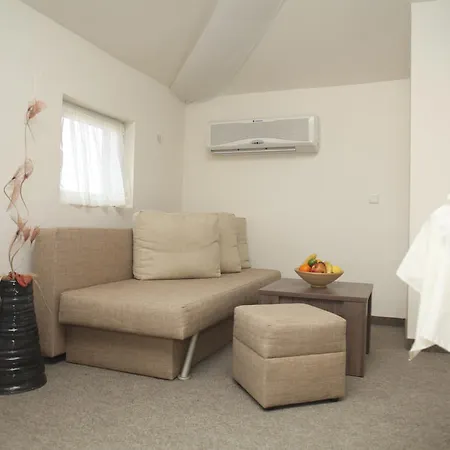 лагуна Хотел 2*