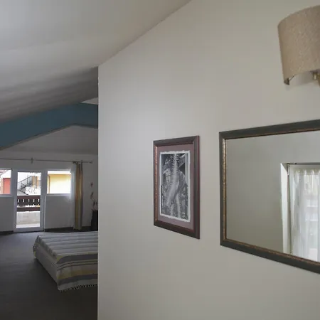 Хотел лагуна Лозенец